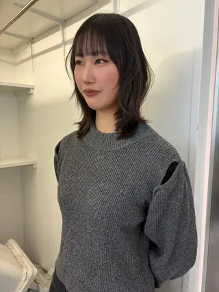 ミディアム カット×ブリーチカ ラー‪/yuNa🩶のヘアスタイル