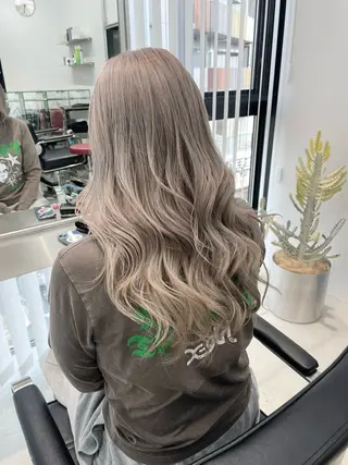 カラー ハイトーン✨ブリーチ ✨高田めぐみのヘアスタイル