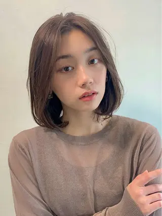 ミディアム 米澤 由衣のヘアスタイル