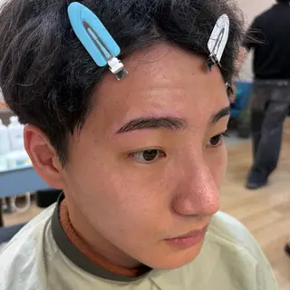 アイブロウ 曲がる縮毛矯正🌟 メンズアイブロウのヘアスタイル