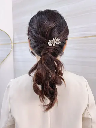 セミロング ヘアアレンジ elu あやね 🤍🫧カラーモデルのヘアスタイル