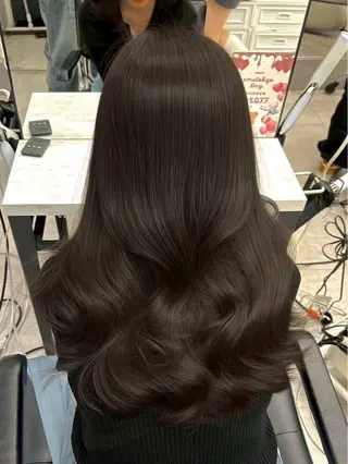 ロング 岡田 聖蘭のヘアスタイル