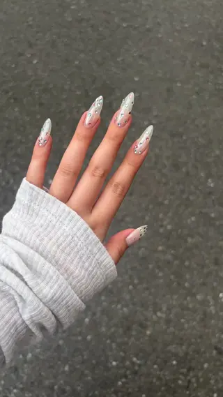 ネイル ˖ ࣪⊹GRACE モモ✩⡱のネイルデザイン