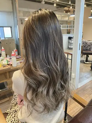 ロング タカツド ユウキのヘアスタイル