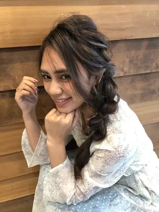 ロング ヘアアレンジ 盛れるレイヤーカット 得意🌹井上美沙のヘアスタイル