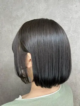 ミディアム カラー 山口 詩織のヘアスタイル