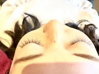 マツエク・マツパ eyelush color world庄内駅前所属・シールエクステ／豊中 吉田孝司のヘアスタイル