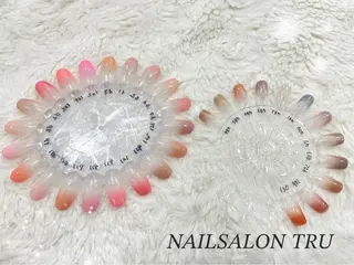 ネイル 𝐼𝑁𝑂𝑈𝐸 𝑀𝐼𝐴のネイルデザイン