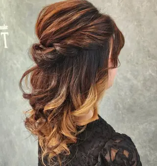 ヘアアレンジ FIRST天神駅直結 jrメンバーJUNのネイルデザイン