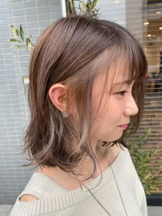 ミディアム カラー スズキ シオリのヘアスタイル