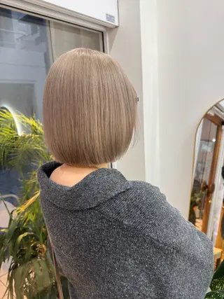 ミディアム レイヤーカット ベージュ/KANAのヘアスタイル