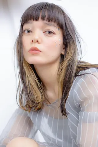 セミロング カラー 🌈ブリーチ特化🌈 MINATOのヘアスタイル