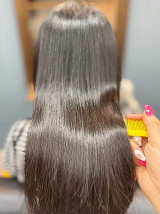 ロング 藤井 夕佳のヘアスタイル