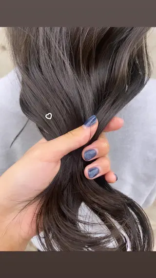 ロング カラー KVELL ユナのヘアスタイル