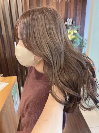 セミロング カラー 具志 正太のヘアスタイル