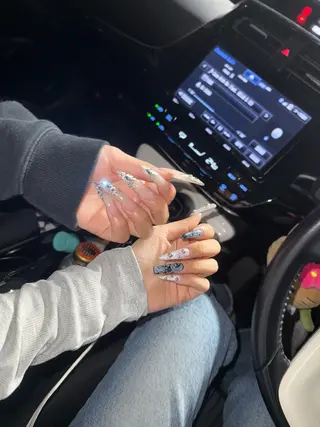 ネイル Aulu'b Beauty所属・Aulu’b Nonokaのネイルデザイン