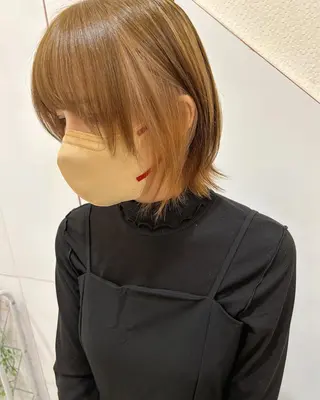 ミディアム カラー ヘアアレンジ 今村公介 ブリーチ特化、派手髪のヘアスタイル