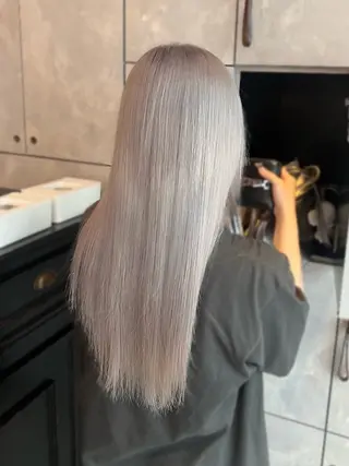 ロング カラー 🎀ハイトーン・艶 カラー HANA🎀のヘアスタイル