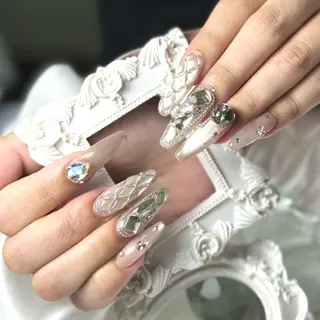ネイル ルシイ🎀新宿長さ 出しパーツ専門店のネイルデザイン