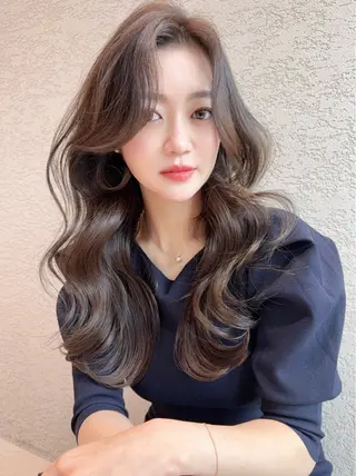 セミロング カラー 縮毛矯正✨🫧 レイヤー川村利幸のヘアスタイル