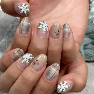 ネイル 東 千夏のネイルデザイン