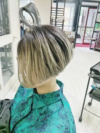 ショート マルナ本店 ペコのヘアスタイル