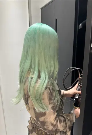 セミロング カラー 🫧盛れハイトーン/ ブリーチ特化🎀サキのヘアスタイル