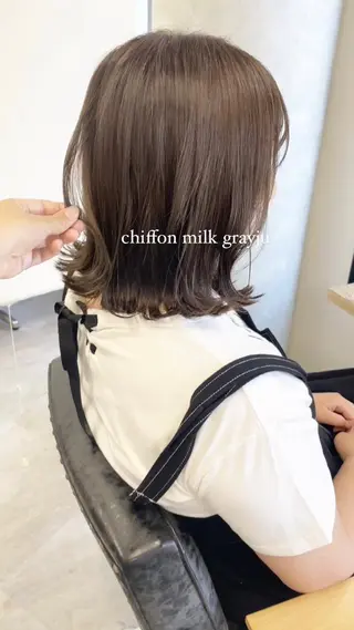 ミディアム カラー misaki🎀 まろみ透け感カラーのヘアスタイル