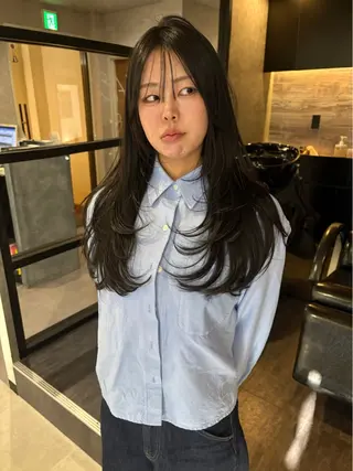 ロング レイヤーカット/韓国 /艶髪/ダブルカラーのヘアスタイル