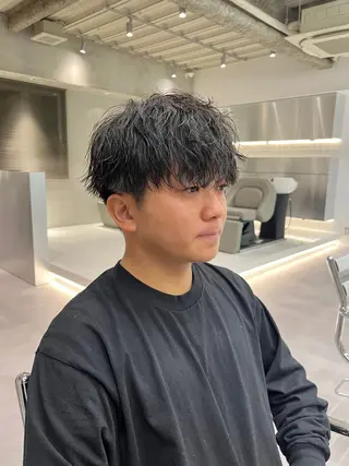 ショート パーマ メンズ ⚡メンズパーマフ ェードカットTomyのヘアスタイル