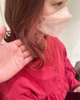 ミディアム カラー 濱田輝レイヤー 韓国風 ハイトーンのヘアスタイル