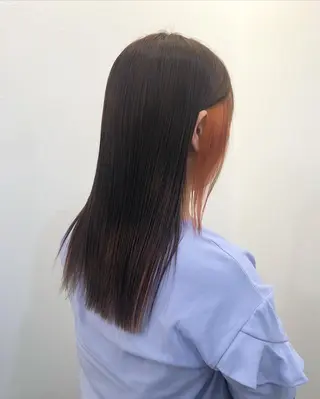 カラー ツノガイ エリのヘアスタイル