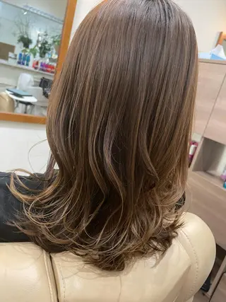 ミディアム 寺本 早希のヘアスタイル