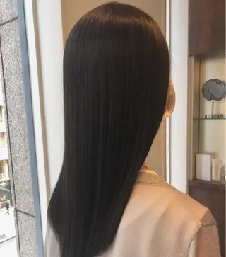 ロング カラー mai🐷髪質改善 🖤透ける暗髪🖤のヘアスタイル