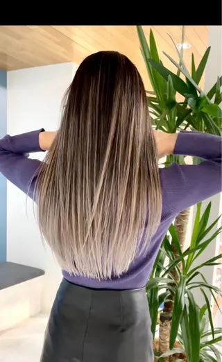 ロング カラー 神戸三宮 nanomiのヘアスタイル