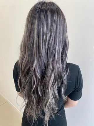 ロング カラー Ren 🤍のヘアスタイル