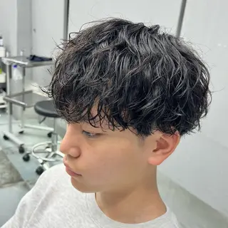 ミディアム パーマ メンズ 🥇メンズパーマ /縮毛矯正/木村神心のヘアスタイル