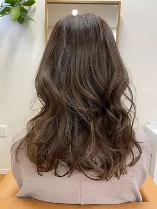 ロング 市川 舞のヘアスタイル