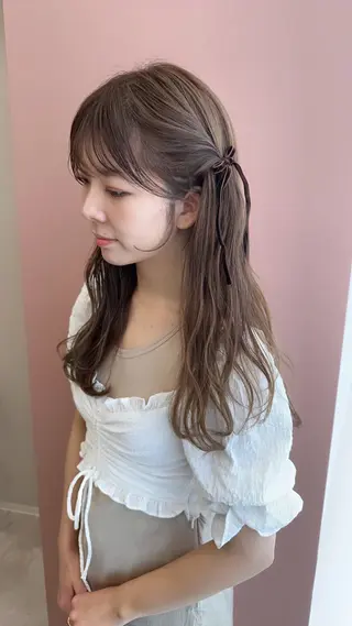 ロング カラー MIYU透明感カラー ブリーチなしWカラーのヘアスタイル