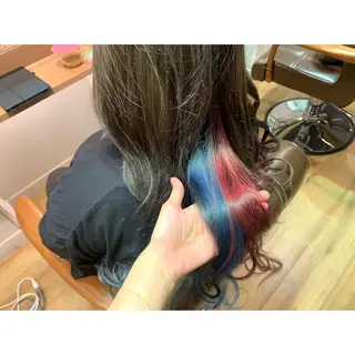 ロング カラー ツキダテ ユイのヘアスタイル