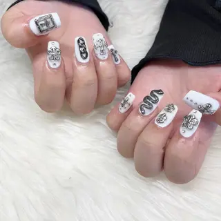 セミロング see love gritterのネイルデザイン