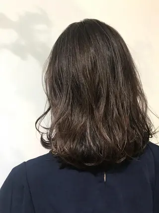 ミディアム いけだ ひかり ハイライトくびれヘアのヘアスタイル