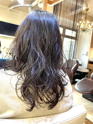 ミディアム 山木 裕子のヘアスタイル