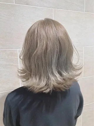 ミディアム カラー 宮原 佳苗のヘアスタイル