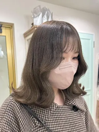 ミディアム カラー ORIKA 美容室のヘアスタイル