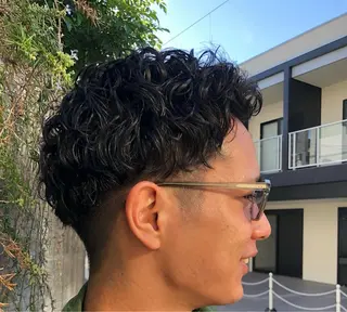 パーマ メンズ ハイライト白髪ぼかし メンズパーマ渋谷のヘアスタイル