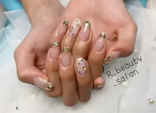 ネイル R.beauty サロンのネイルデザイン