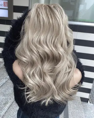 ミディアム カラー ハイトーンボブ /tasukuのヘアスタイル