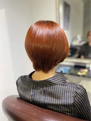 ショート カラー 根本 真奈のヘアスタイル