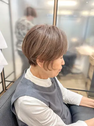 ショート シノハラ ガクト ショート/白髪ぼかしのヘアスタイル